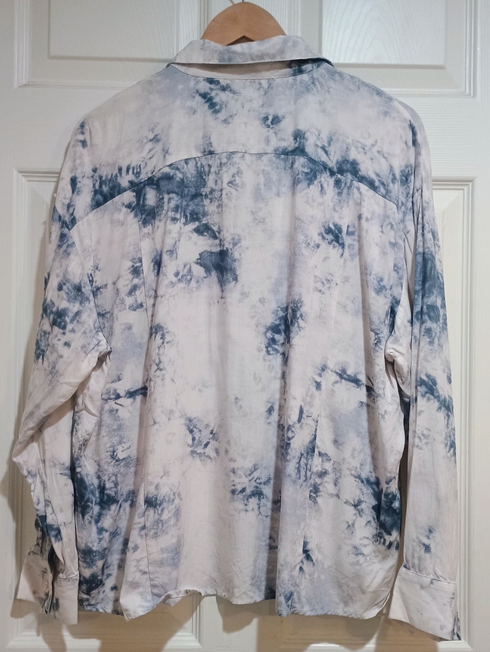 Grade & Gather Oversized Flowy Fit Blue Tie-Dye Button-Down Blouse Size Small - Picture 6 of 8